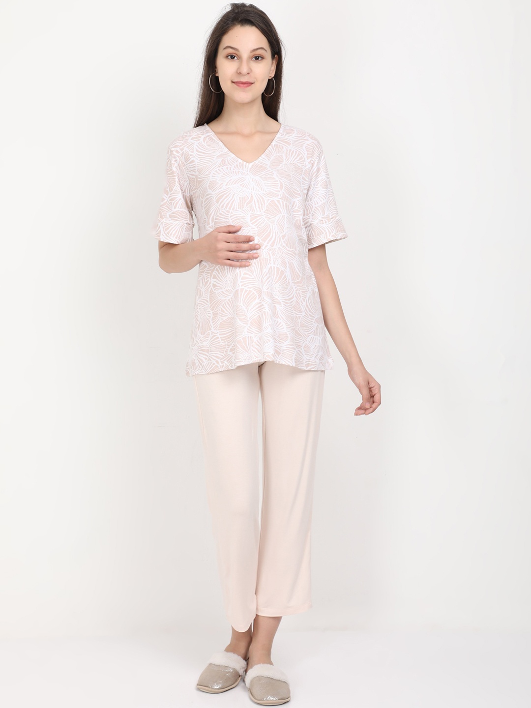The Mom Store Women Beige & White Maternity Floral-Print Night Suit
