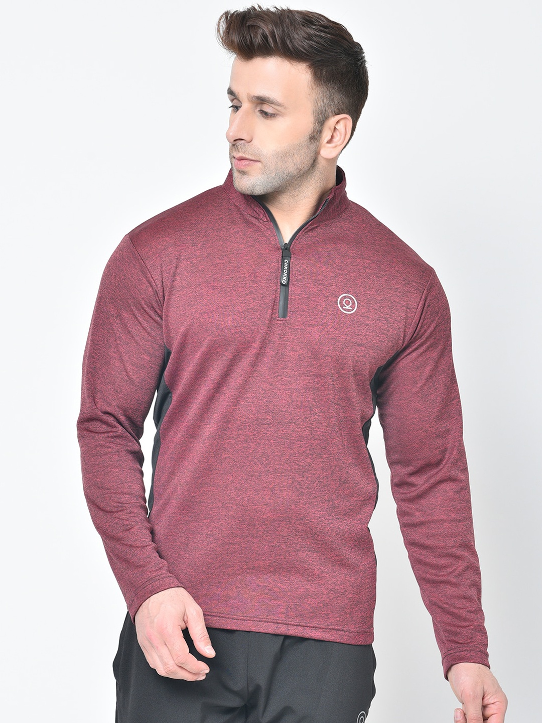 CHKOKKO Men Maroon Solid Mandarin Collar Gym T -Shirt