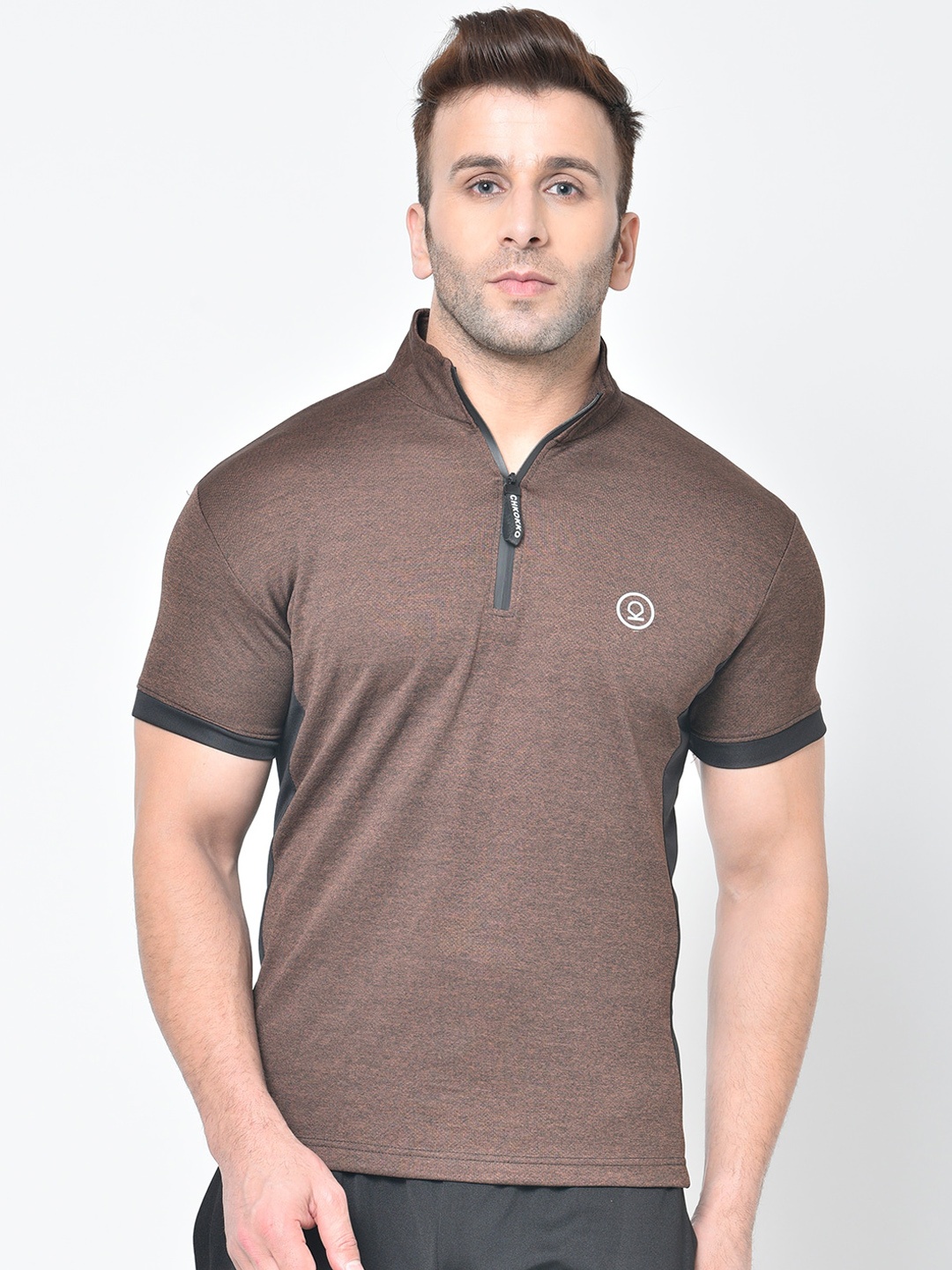 CHKOKKO Men Brown Mandarin Collar Gym T -Shirt
