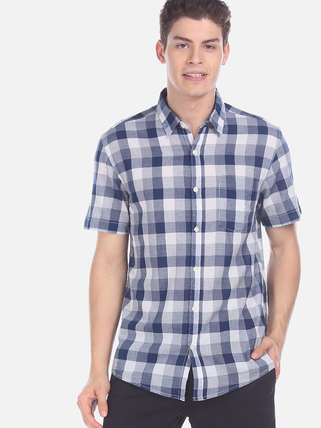 Ruggers Men Blue & Off-White Regular Fit Checked Casual Shirt