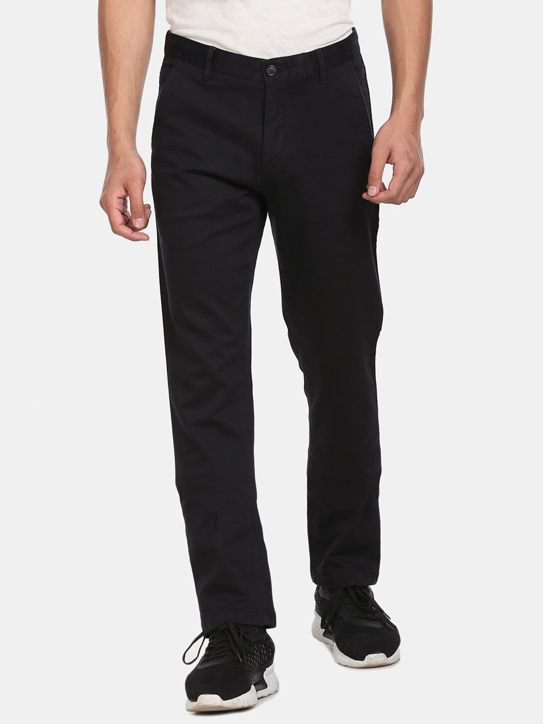 Arrow Sport Men Black Regular Fit Solid Chinos
Arrow Sport Men Black Regular Fit Solid Chinos