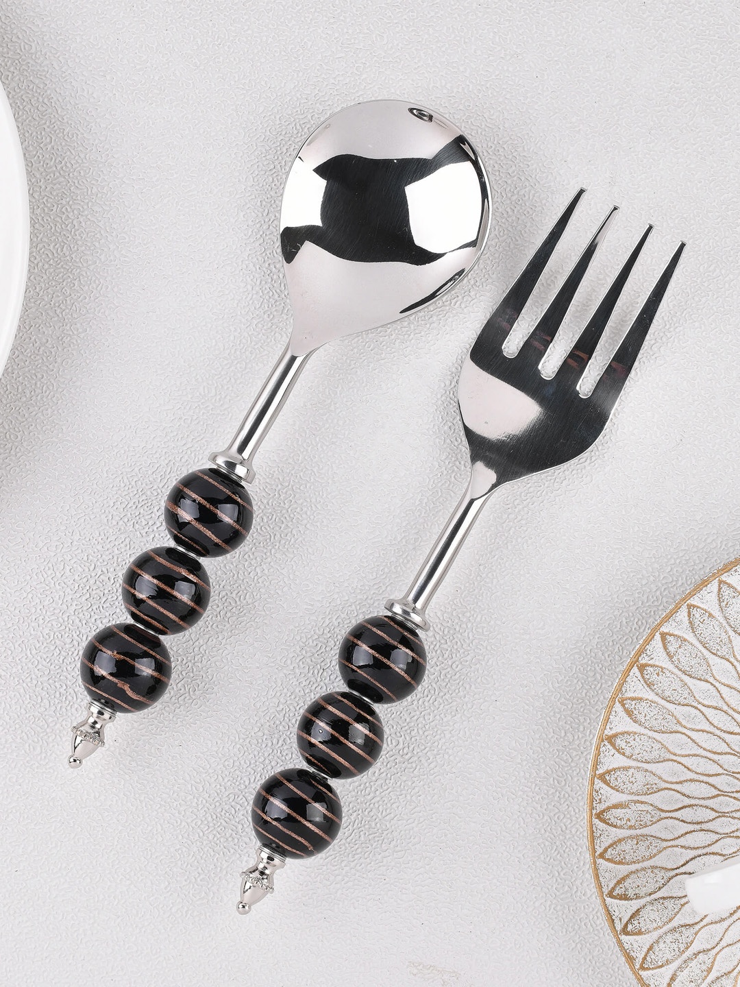 Homesake Set of 2 Black & Silver Toned Stainless Steel Noodle Server with Bead Handle
Homesake Set of 2 Black & Silver Toned Stainless Steel Noodle Server with Bead Handle