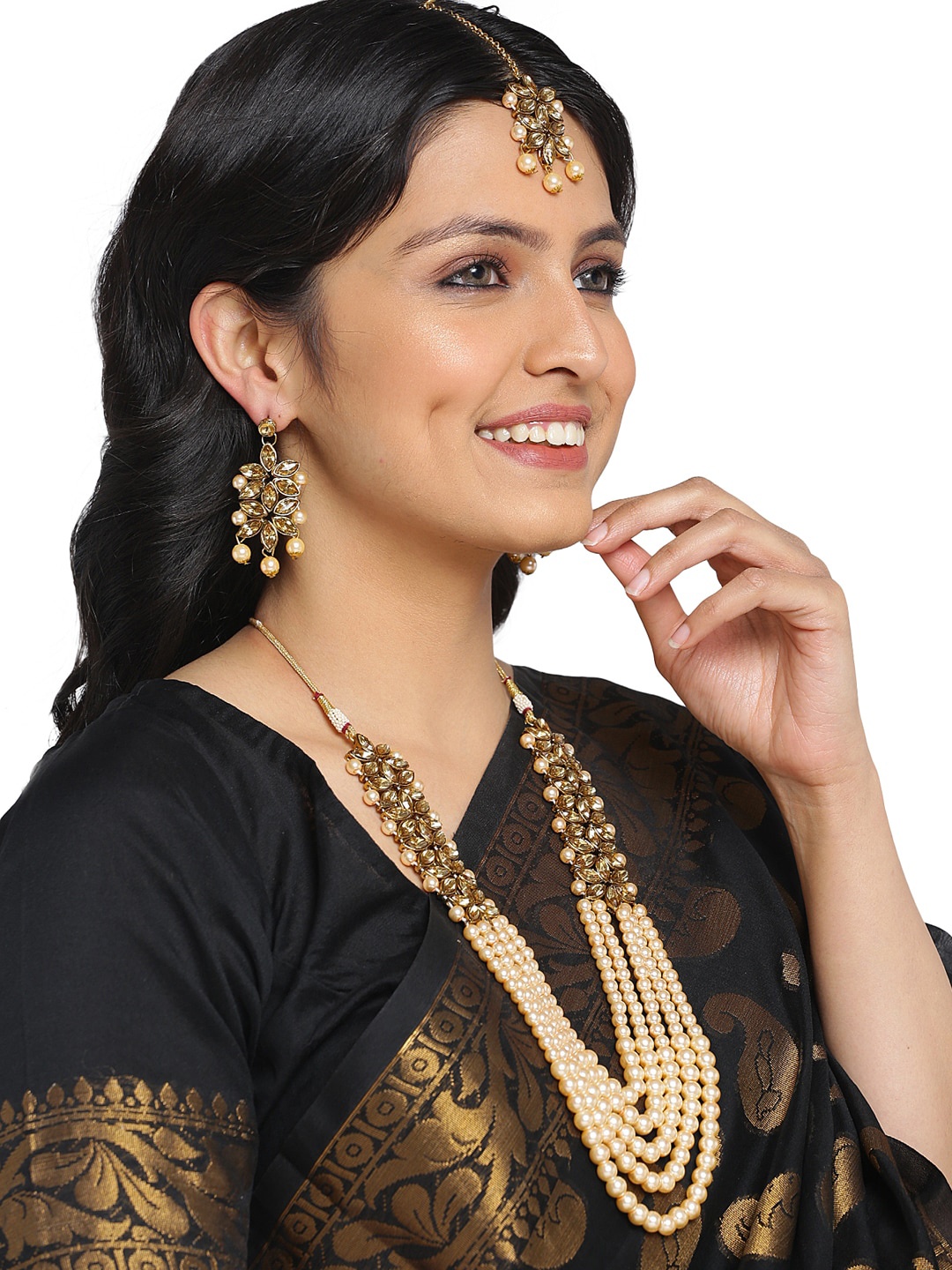 Shining Diva Gold-Toned & Beige Kundan Studded & Beaded Antique Multi-Stranded Jewellery Set
Shining Diva Gold-Toned & Beige Kundan Studded & Beaded Antique Multi-Stranded Jewellery Set