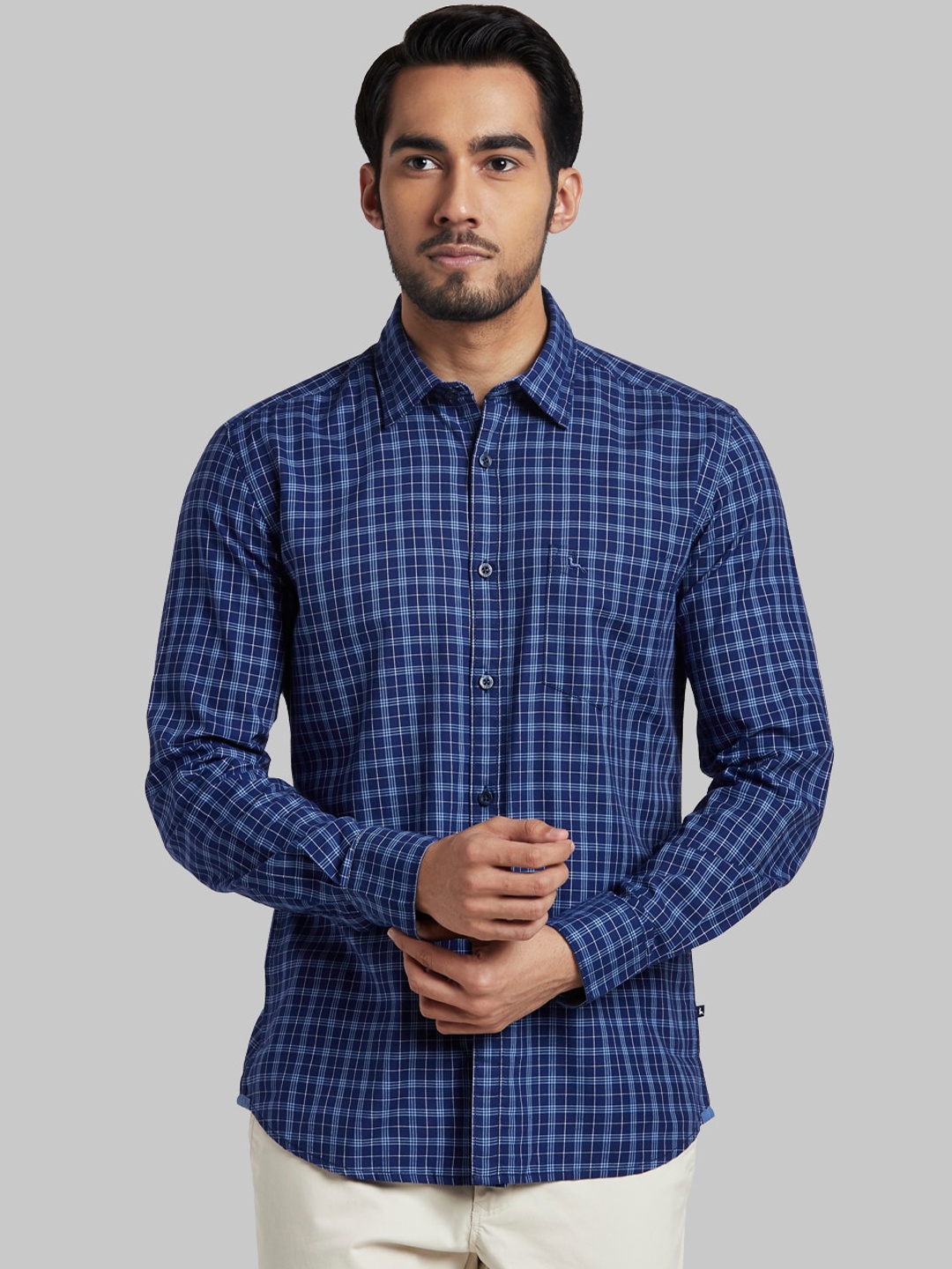 Parx Men Navy Blue & White Slim Fit Checked Casual Shirt