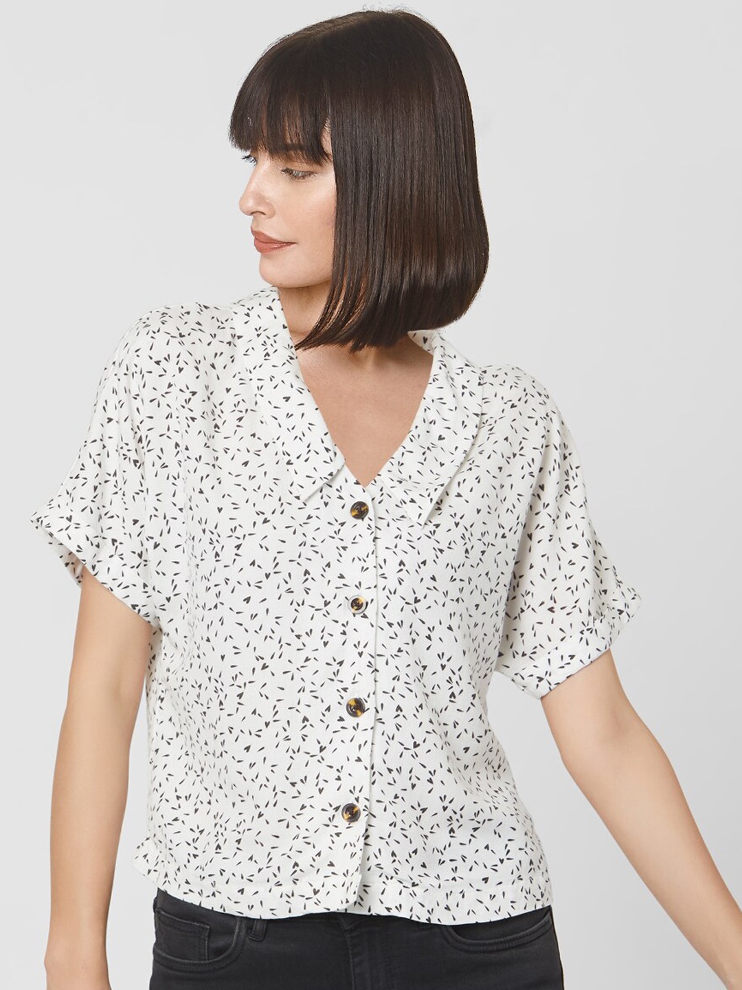 Vero Moda Women White Regular Fit Printed Casual Shirt