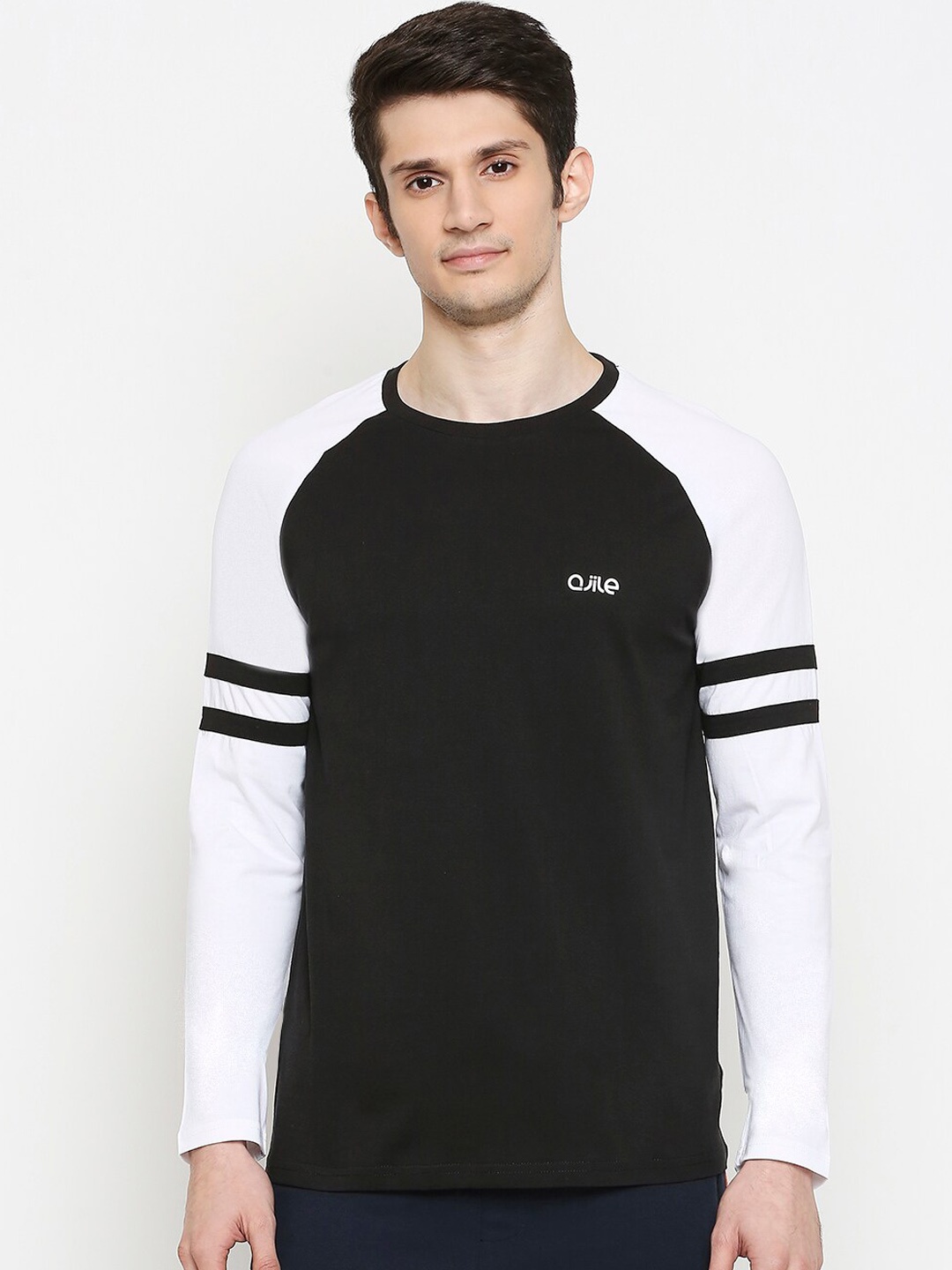 Ajile by Pantaloons Men Black Colourblocked Round Neck T-shirt