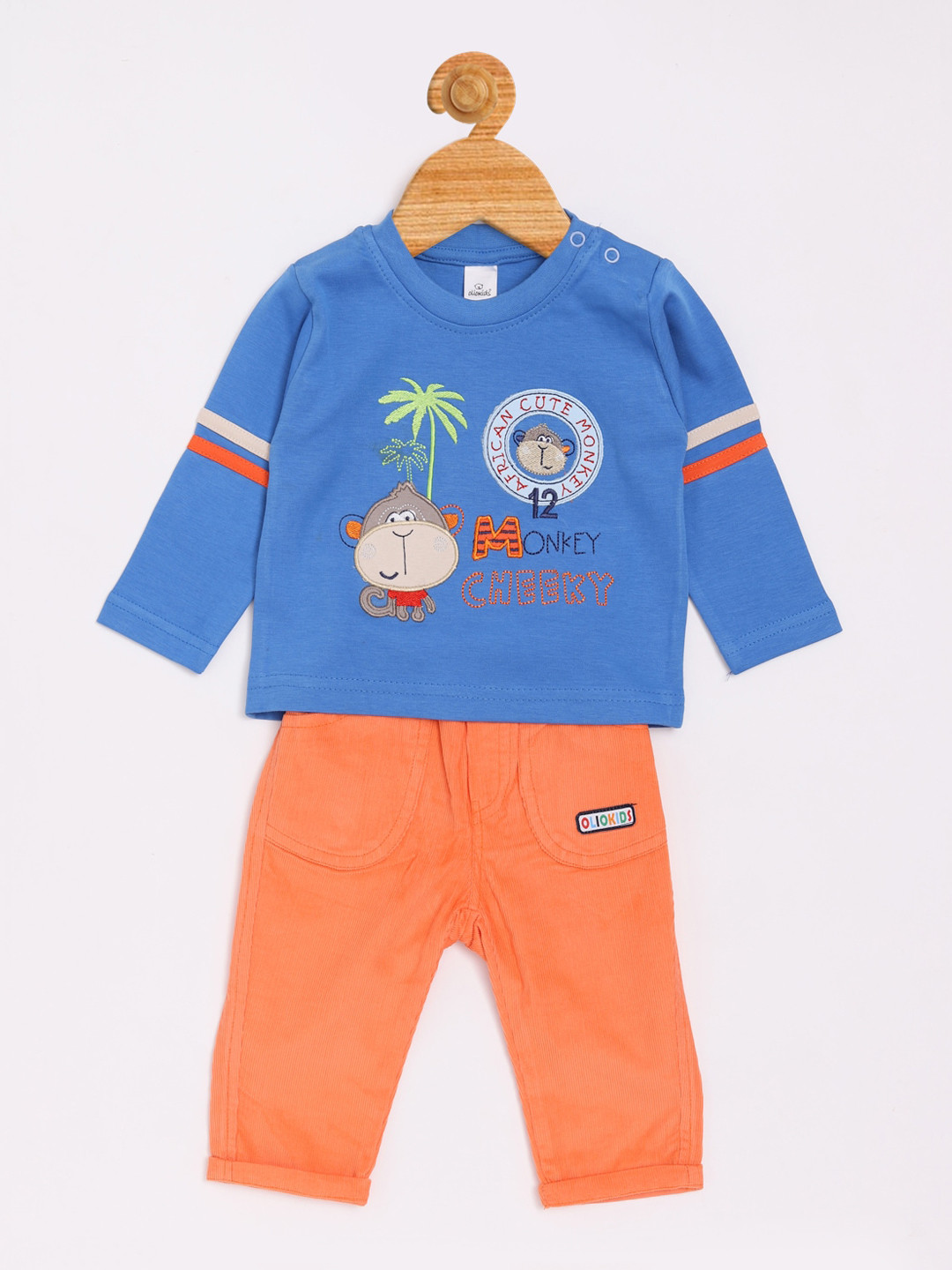 Olio Kids Boys Blue & Orange Printed T-shirt with Trousers
Olio Kids Boys Blue & Orange Printed T-shirt with Trousers