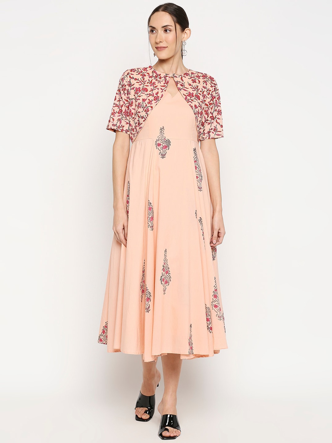 Monk & Mei Women Peach-Coloured & Red Floral Printed Sustainable A-Line Dress With Shrug
Monk & Mei Women Peach-Coloured & Red Floral Printed Sustainable A-Line Dress With Shrug