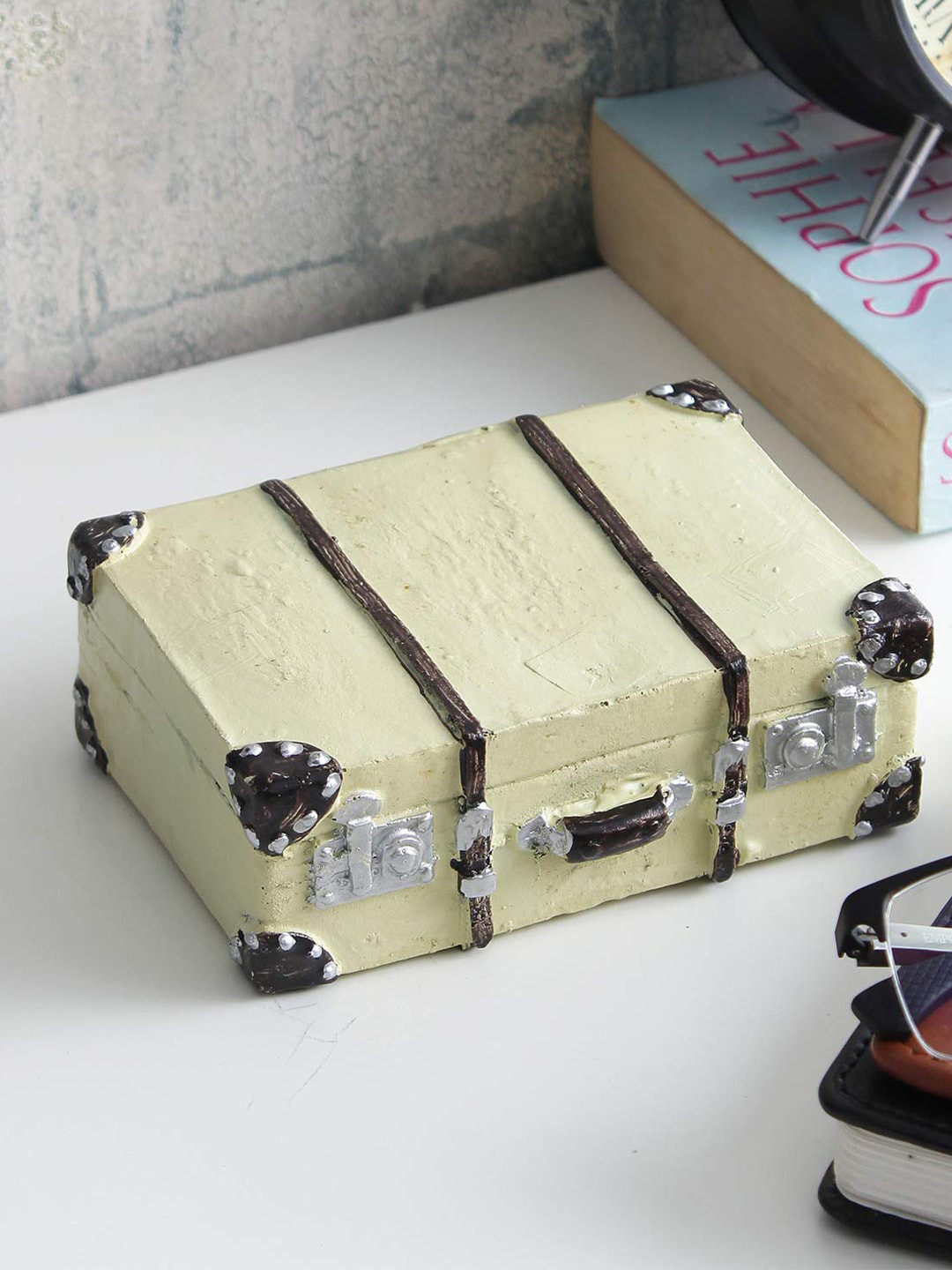 A Vintage Affair- Home Decor Cream-Coloured & Brown Vintage Briefcase Tabletop Accent Showpiece
A Vintage Affair- Home Decor Cream-Coloured & Brown Vintage Briefcase Tabletop Accent Showpiece