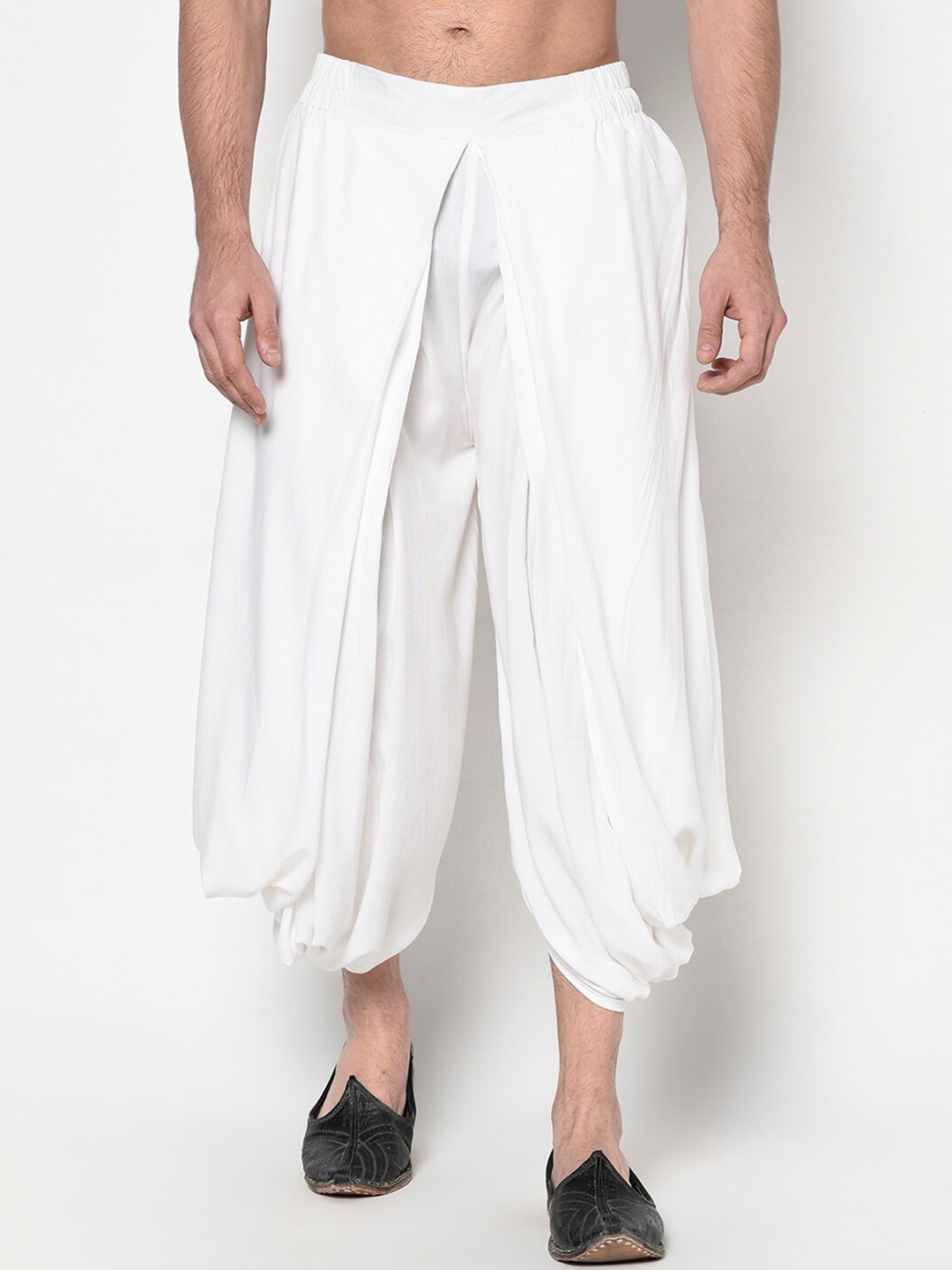 LAMAAYA Men White Solid Patiala