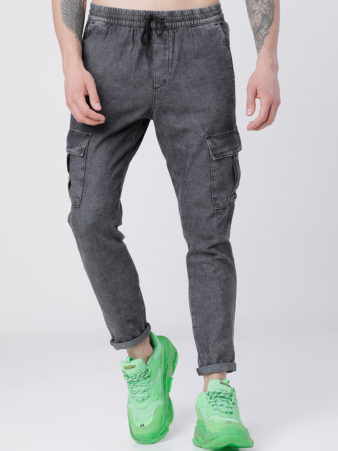 HIGHLANDER Men Grey Tapered Fit Mid-Rise Clean Look Jeans