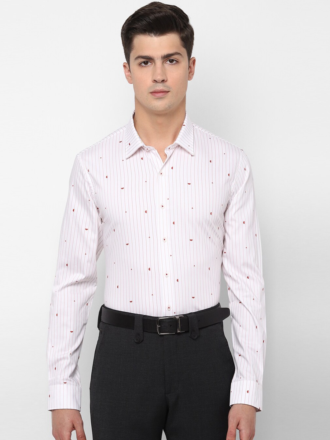 SIMON CARTER LONDON Men White & Red Regular Fit Striped Casual Shirt