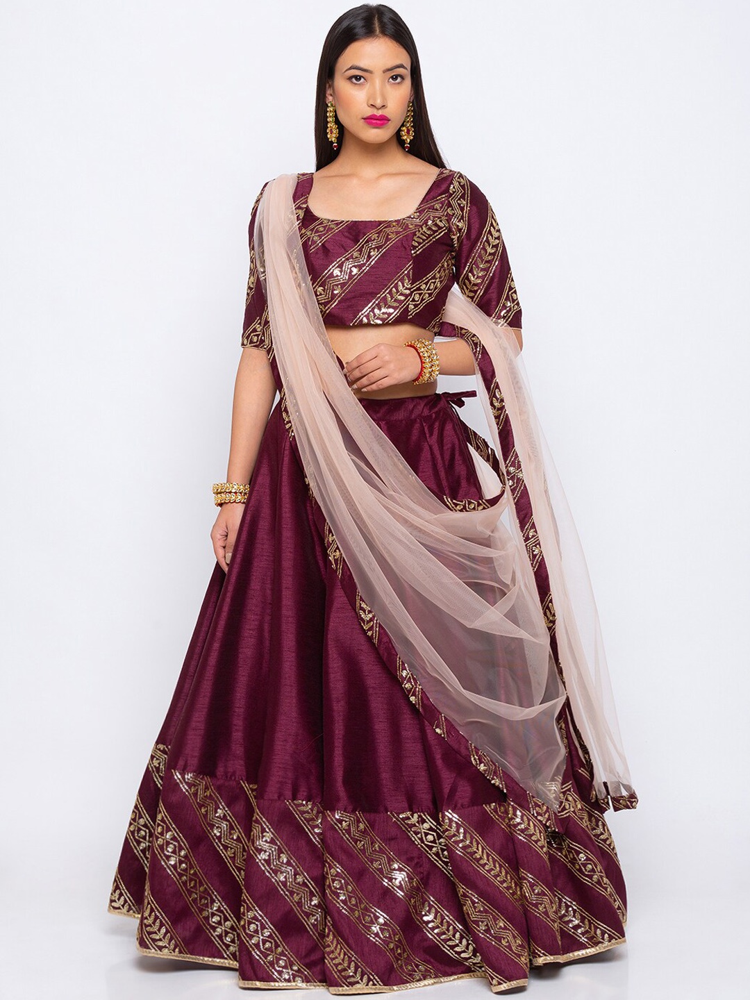 6Y COLLECTIVE Burgundy & Gold-Toned Semi-stitched Lehenga-unstitched blouse & dupatta
6Y COLLECTIVE Burgundy & Gold-Toned Semi-stitched Lehenga-unstitched blouse & dupatta
