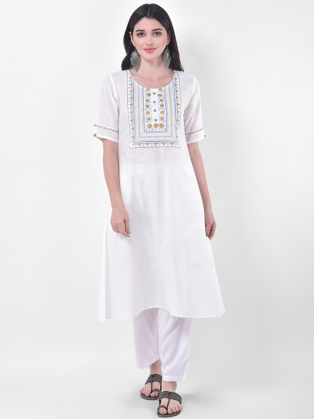 Span Women White Embroidered Thread Work Kurta
Span Women White Embroidered Thread Work Kurta