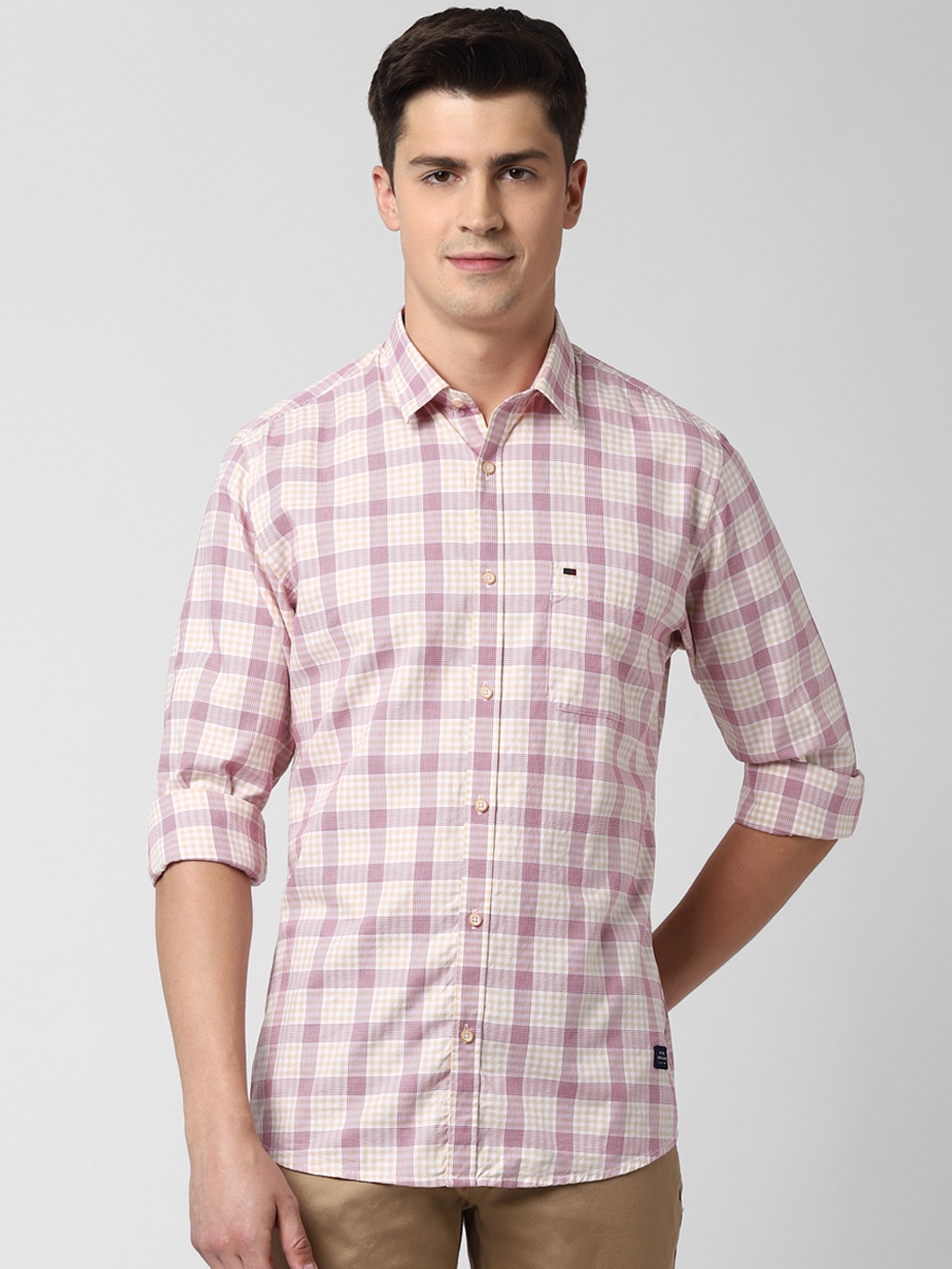 Peter England Casuals Men White & Pink Regular Fit Checked Cotton Casual Shirt