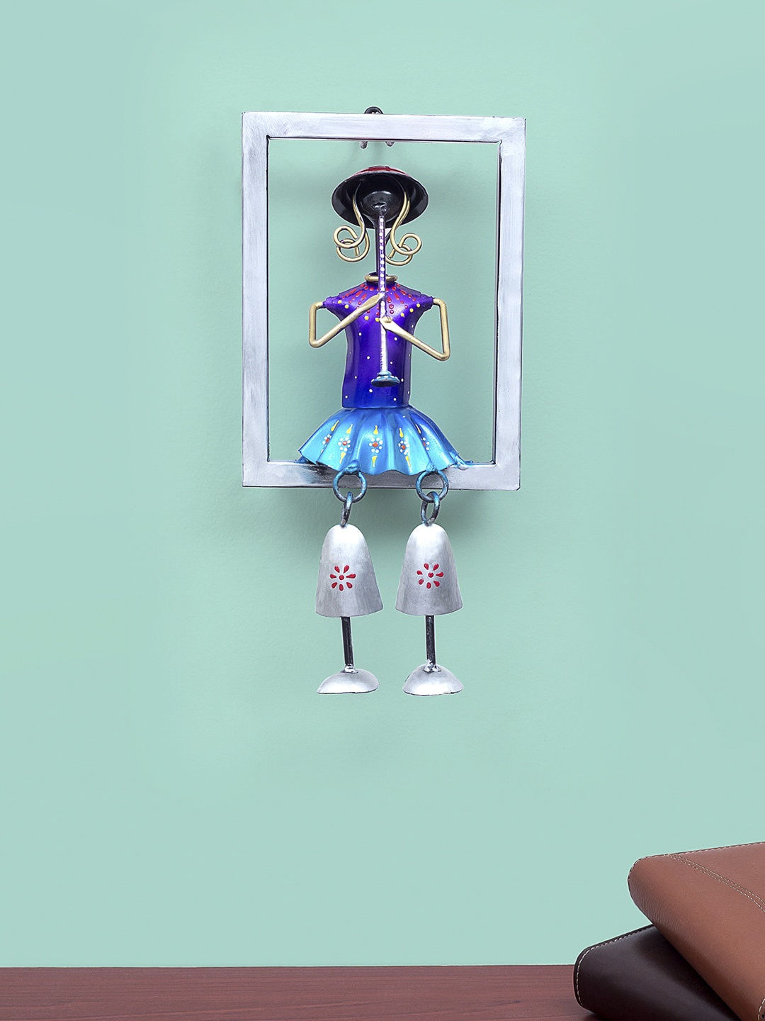 Golden Peacock Blue & White Handcrafted Wall Mounted Doll Playing Flute Figurine Sculpture Frame
Golden Peacock Blue & White Handcrafted Wall Mounted Doll Playing Flute Figurine Sculpture Frame