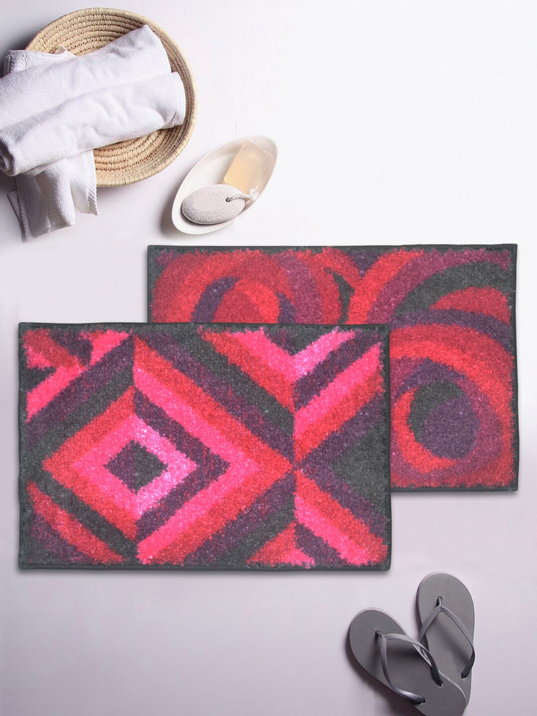 BIANCA Set Of 2 Fuchsia Pink & Purple Patterned 1850 GSM Anti-Skid Super Dry Bath Rugs
BIANCA Set Of 2 Fuchsia Pink & Purple Patterned 1850 GSM Anti-Skid Super Dry Bath Rugs