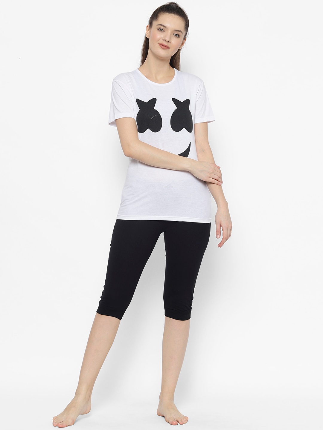VIMAL JONNEY Women White & Black Printed Night Suit