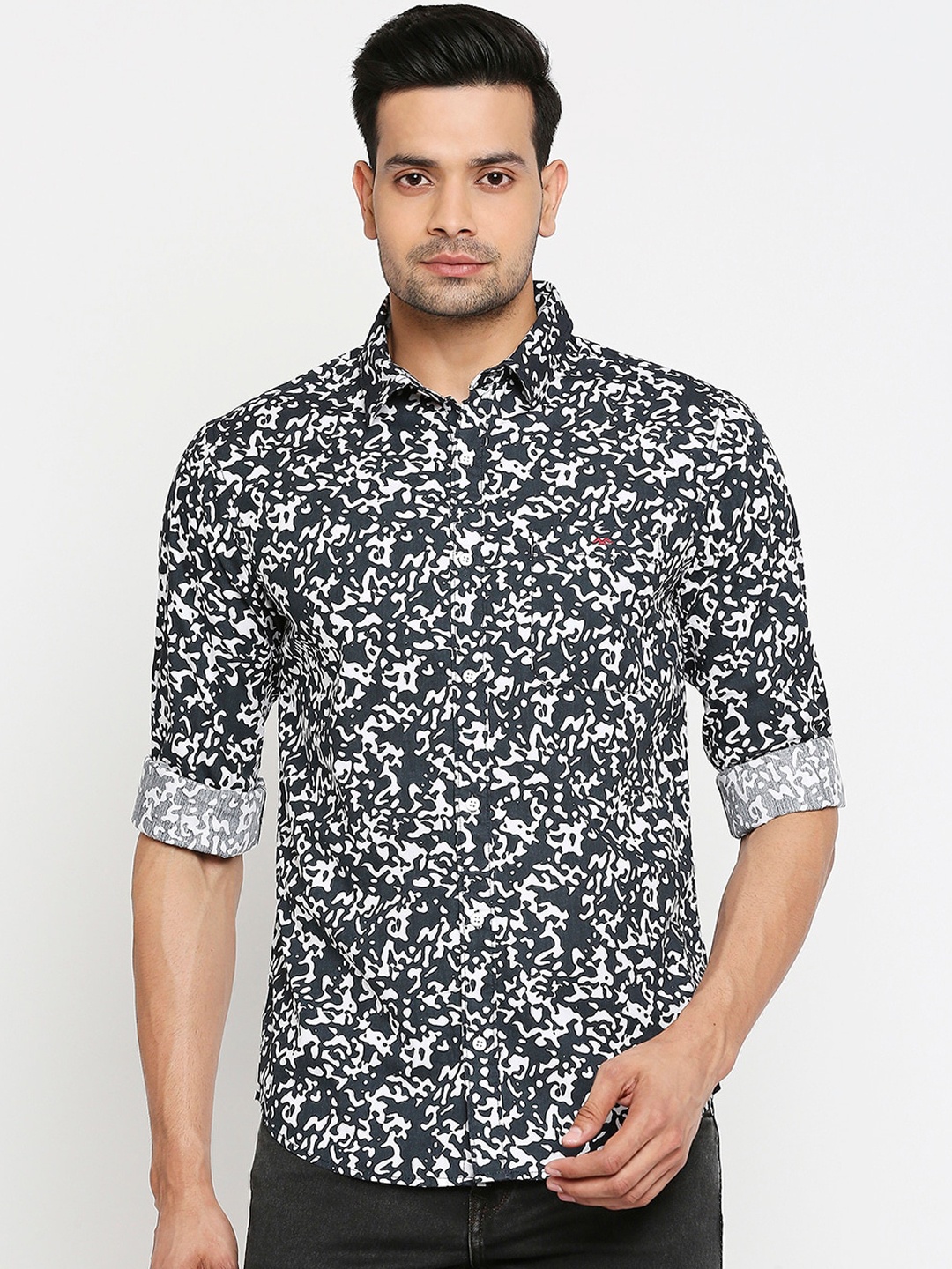 Mufti Men Navy Blue & White Slim Fit Printed Cotton Casual Shirt