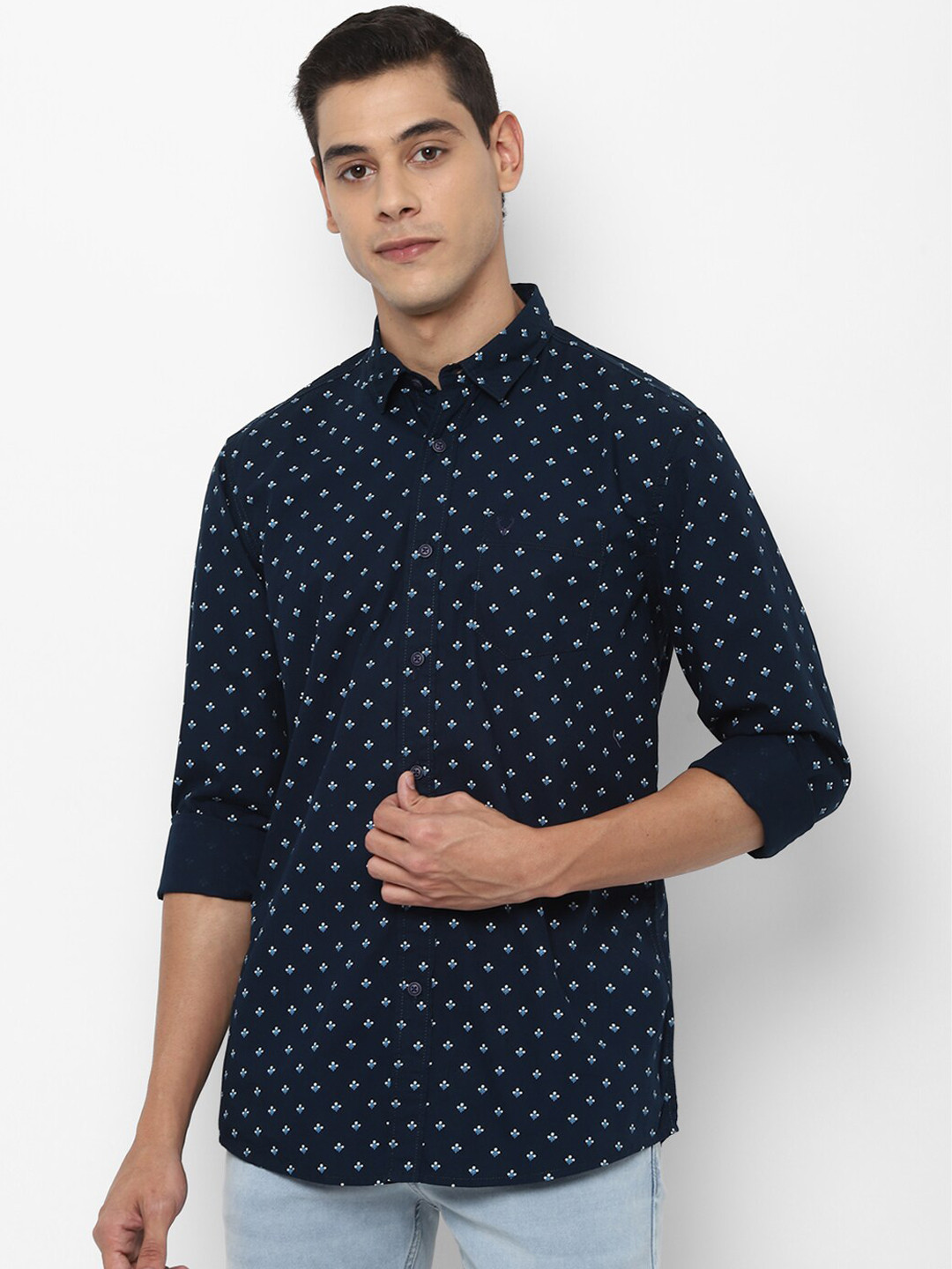 Allen Solly Sport Men Navy Blue & White Regular Fit Ditsy Floral Print Cotton Casual Shirt
Allen Solly Sport Men Navy Blue & White Regular Fit Ditsy Floral Print Cotton Casual Shirt