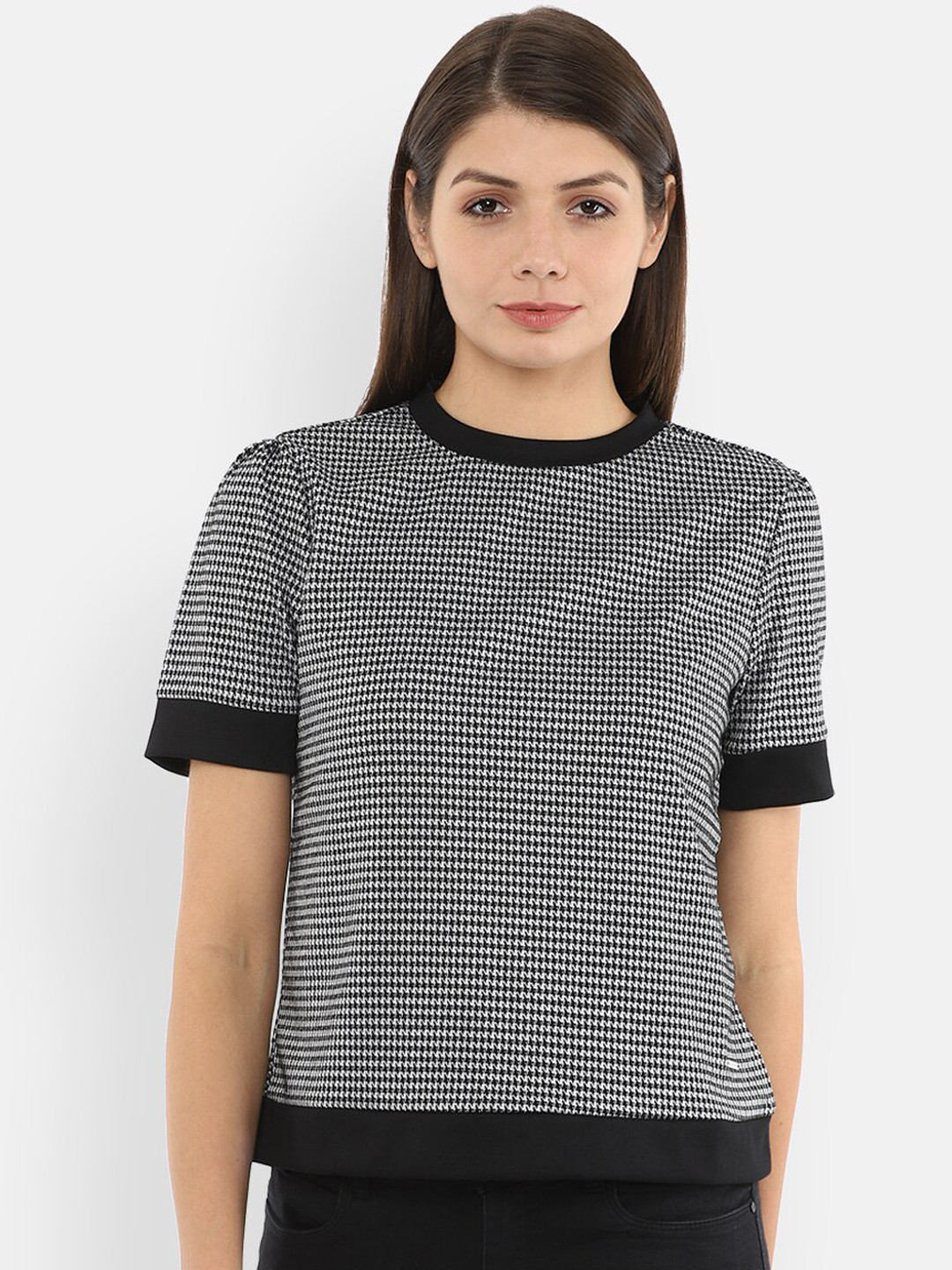 Van Heusen Woman Grey & White Geometric Printed Regular Top
Van Heusen Woman Grey & White Geometric Printed Regular Top