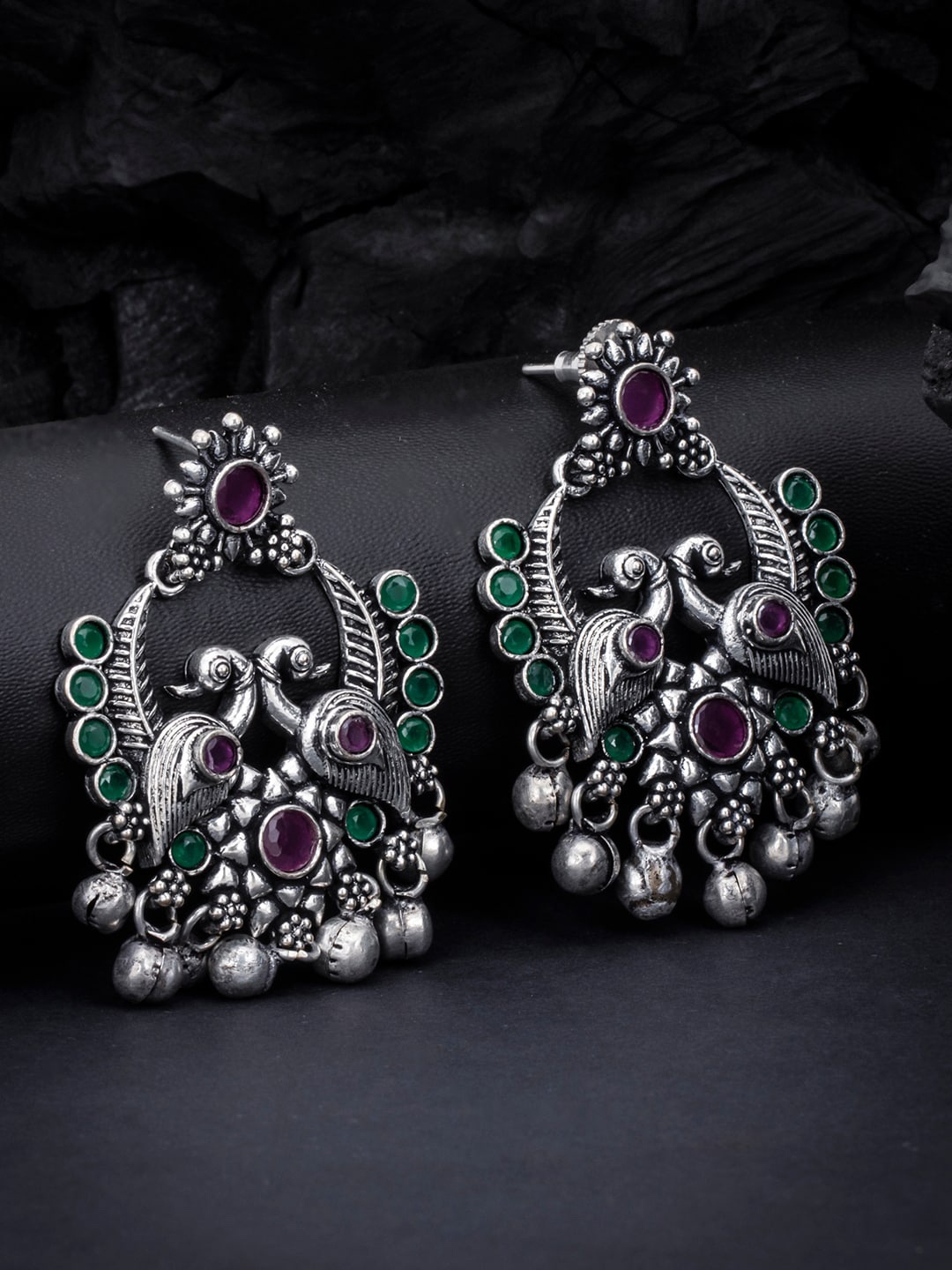 Sukkhi Green & Pink Oxidized Rhodium-Plated Handcrafted Studded Classic Drop Earrings
Sukkhi Green & Pink Oxidized Rhodium-Plated Handcrafted Studded Classic Drop Earrings