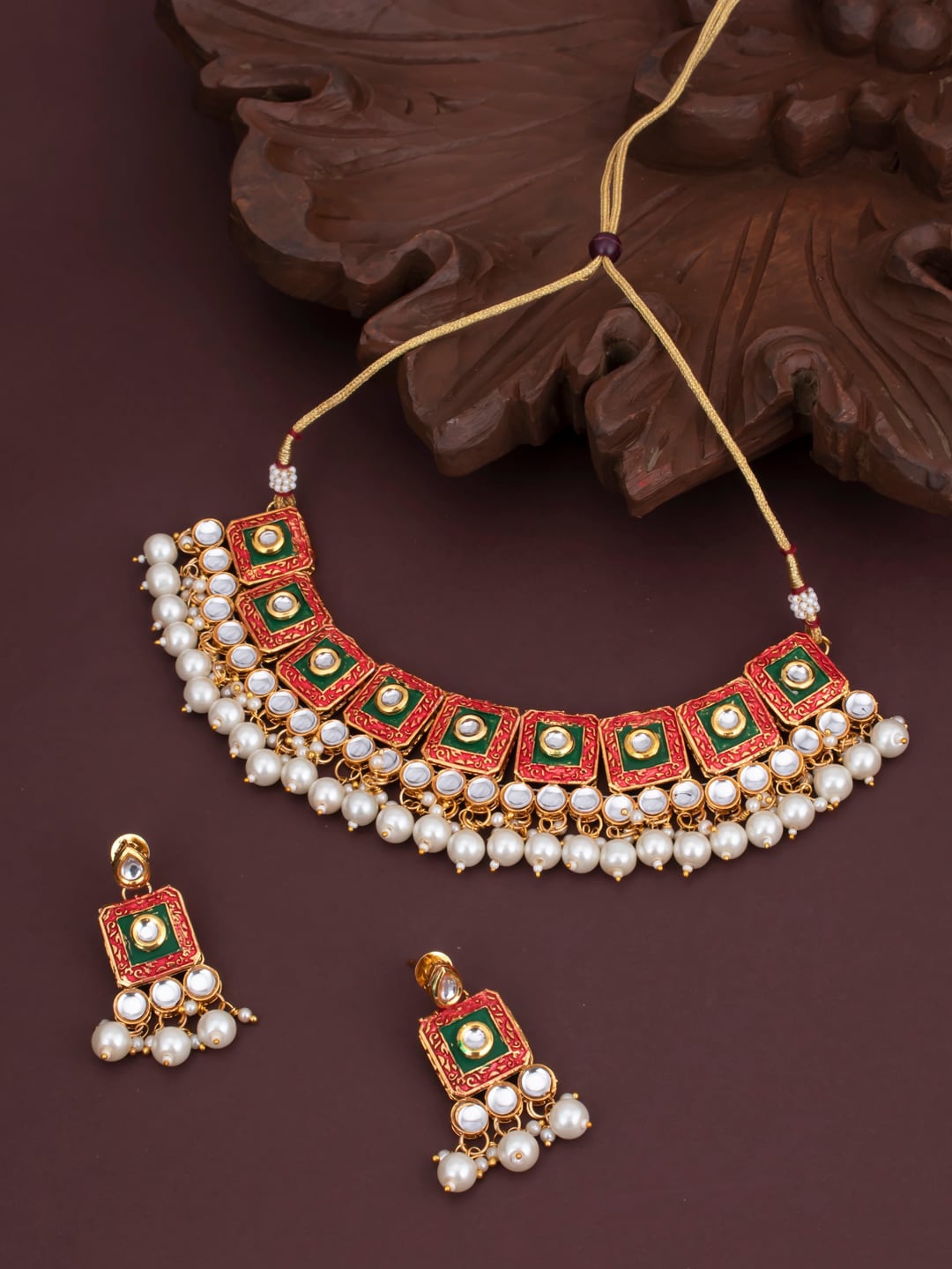 Sukkhi Gold-Plated White & Pink Kundan-Studded Beaded Meenakari Sustainable Jewellery Set
Sukkhi Gold-Plated White & Pink Kundan-Studded Beaded Meenakari Sustainable Jewellery Set