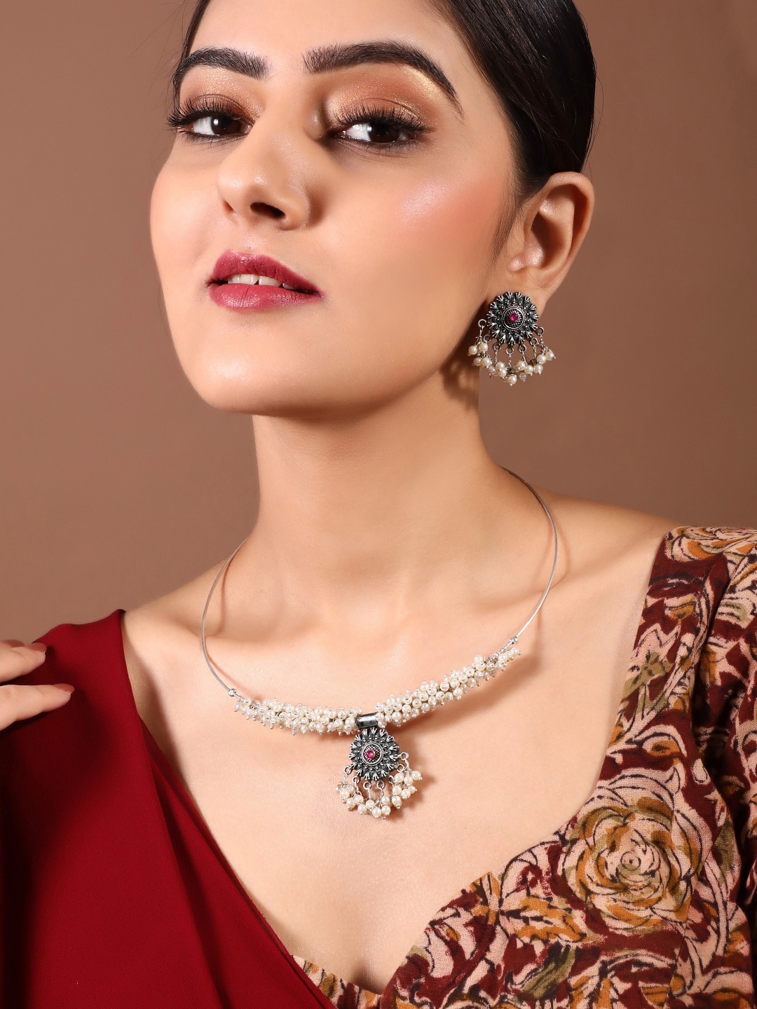 Rubans Oxidised Silver-Plated Pink Stone-Studded & White Beaded Handcrafted Jewellery Set
Rubans Oxidised Silver-Plated Pink Stone-Studded & White Beaded Handcrafted Jewellery Set