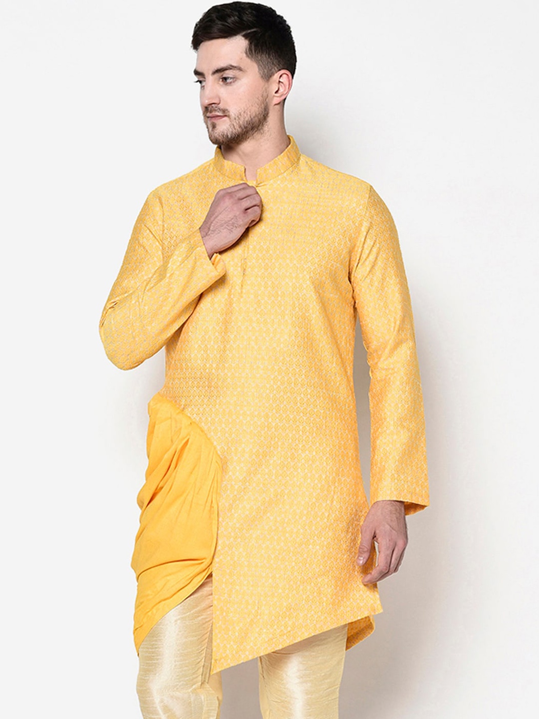 DEYANN Men Yellow & Beige Jacquard Silk Kurta