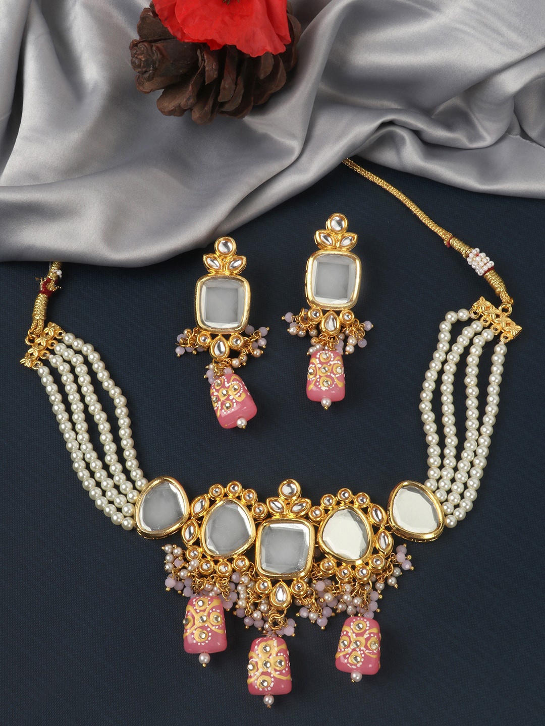 JEWELS GEHNA Gold-Plated White & Peach-Coloured Kundan-Studded & Beaded Jewellery Set
JEWELS GEHNA Gold-Plated White & Peach-Coloured Kundan-Studded & Beaded Jewellery Set