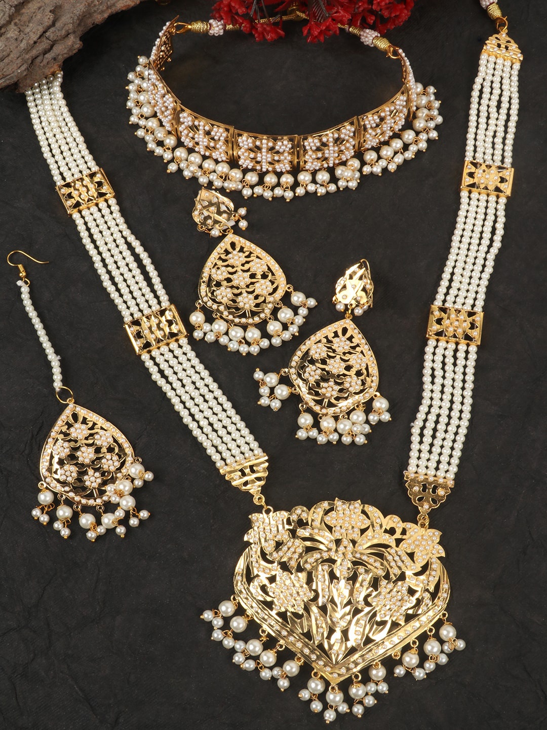 JEWELS GEHNA Gold-Plated White Pearl Studded & Beaded Traditional Jadau Jewellery Set
JEWELS GEHNA Gold-Plated White Pearl Studded & Beaded Traditional Jadau Jewellery Set