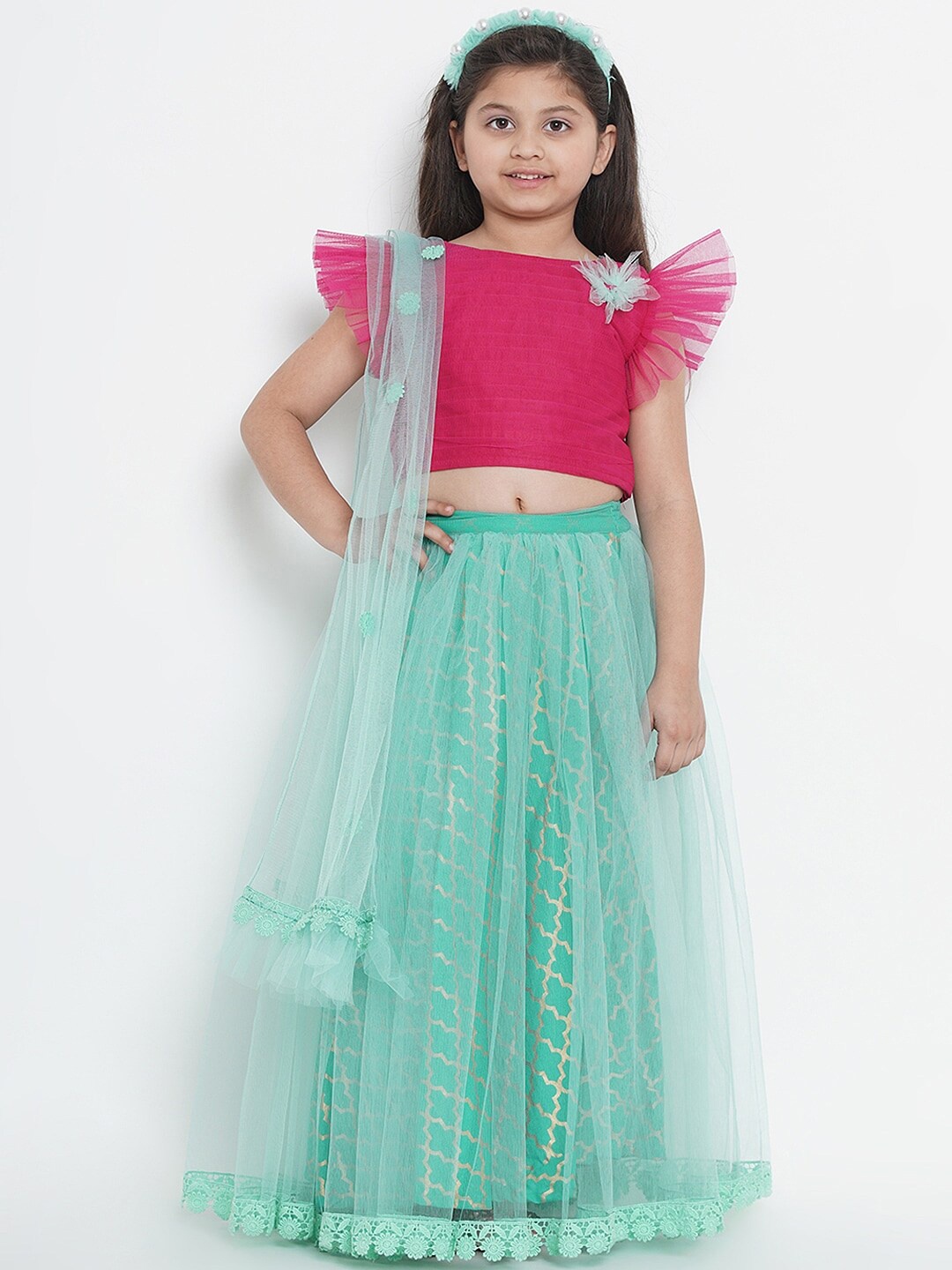 Bitiya by Bhama Girls Sea Green & Fuchsia Solid Ready to Wear Lehenga & Blouse with Dupatta
Bitiya by Bhama Girls Sea Green & Fuchsia Solid Ready to Wear Lehenga & Blouse with Dupatta