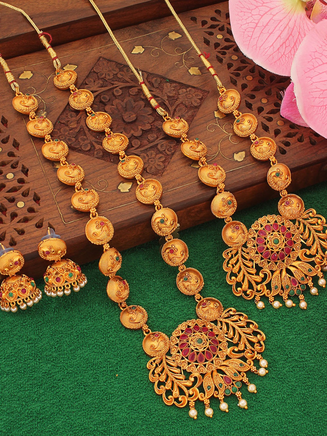 aadita Pink & Green Gold-Plated Kundan-Studded & Beaded Temple Jewellery Set