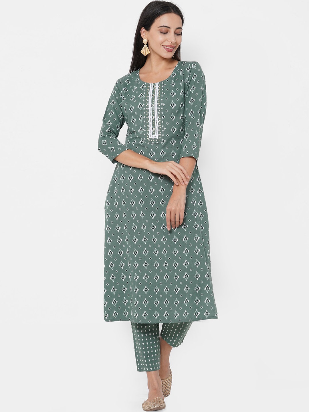 FASHOR Women Green & White Floral Printed Floor Length Pure Cotton Kurta with Pyjamas
FASHOR Women Green & White Floral Printed Floor Length Pure Cotton Kurta with Pyjamas