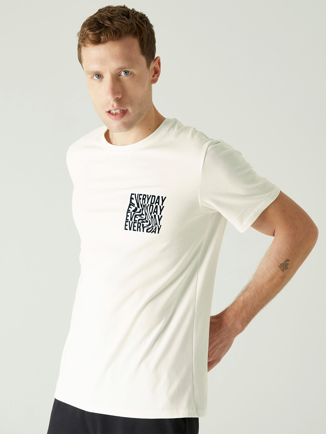 NYAMBA By Decathlon Men White Solid V-Neck Pilates T-shirt
NYAMBA By Decathlon Men White Solid V-Neck Pilates T-shirt