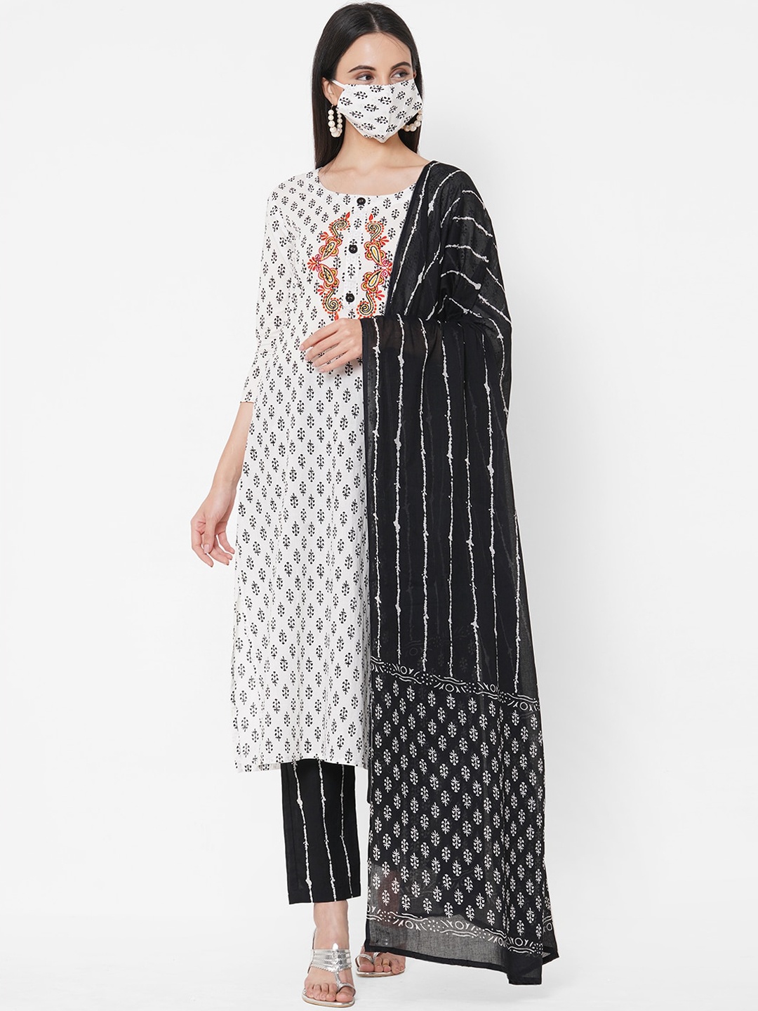 FASHOR Women White Printed Pleated Anarkali Pure Cotton Kurti & Dhoti Pants With Dupatta
FASHOR Women White Printed Pleated Anarkali Pure Cotton Kurti & Dhoti Pants With Dupatta