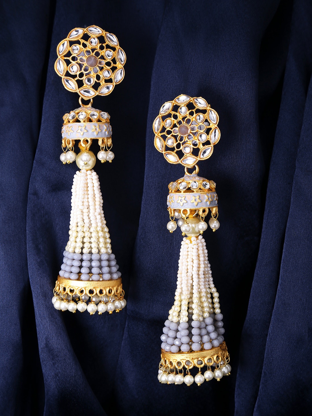 Yellow Chimes Blue & White Gold-Plated Kundan Studded & Beaded Hancrafted Classic Jhumkas
Yellow Chimes Blue & White Gold-Plated Kundan Studded & Beaded Hancrafted Classic Jhumkas