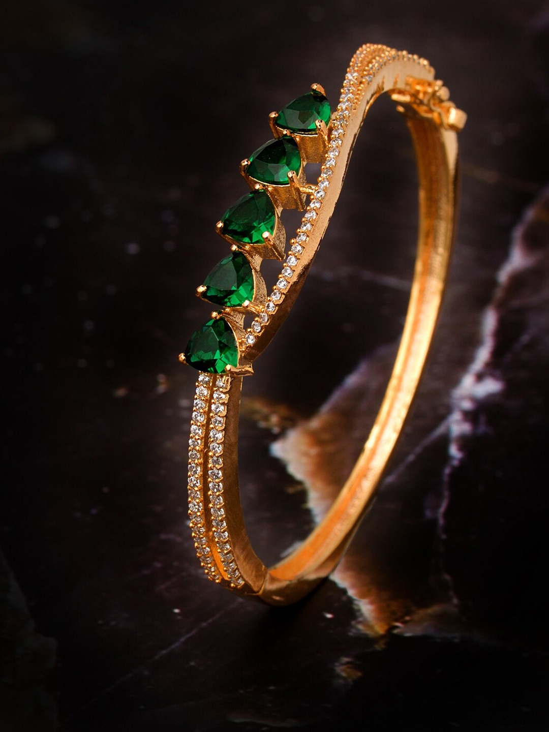 Saraf RS Jewellery Gold-Plated & Green Handcrafted Bangle-Style Bracelet, Rose gold
Saraf RS Jewellery Gold-Plated & Green Handcrafted Bangle-Style Bracelet, Rose gold