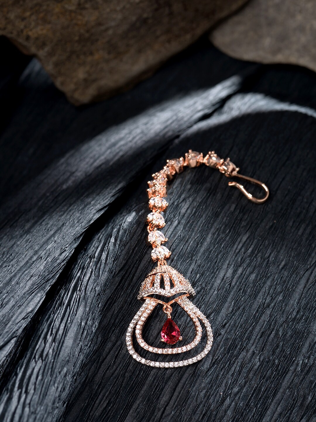 Saraf RS Jewellery Rose Gold-Plated White & Magenta Pink AD-Studded Handcrafted Maang Tika
Saraf RS Jewellery Rose Gold-Plated White & Magenta Pink AD-Studded Handcrafted Maang Tika