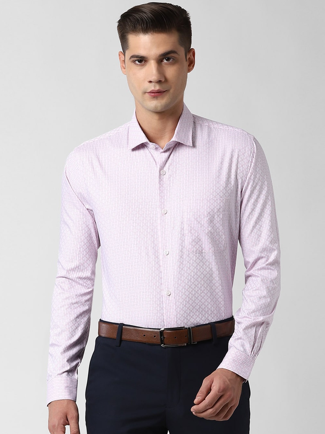Peter England Elite Men Peach-Coloured & White Slim Fit Checked Pure Cotton Formal Shirt
Peter England Elite Men Peach-Coloured & White Slim Fit Checked Pure Cotton Formal Shirt