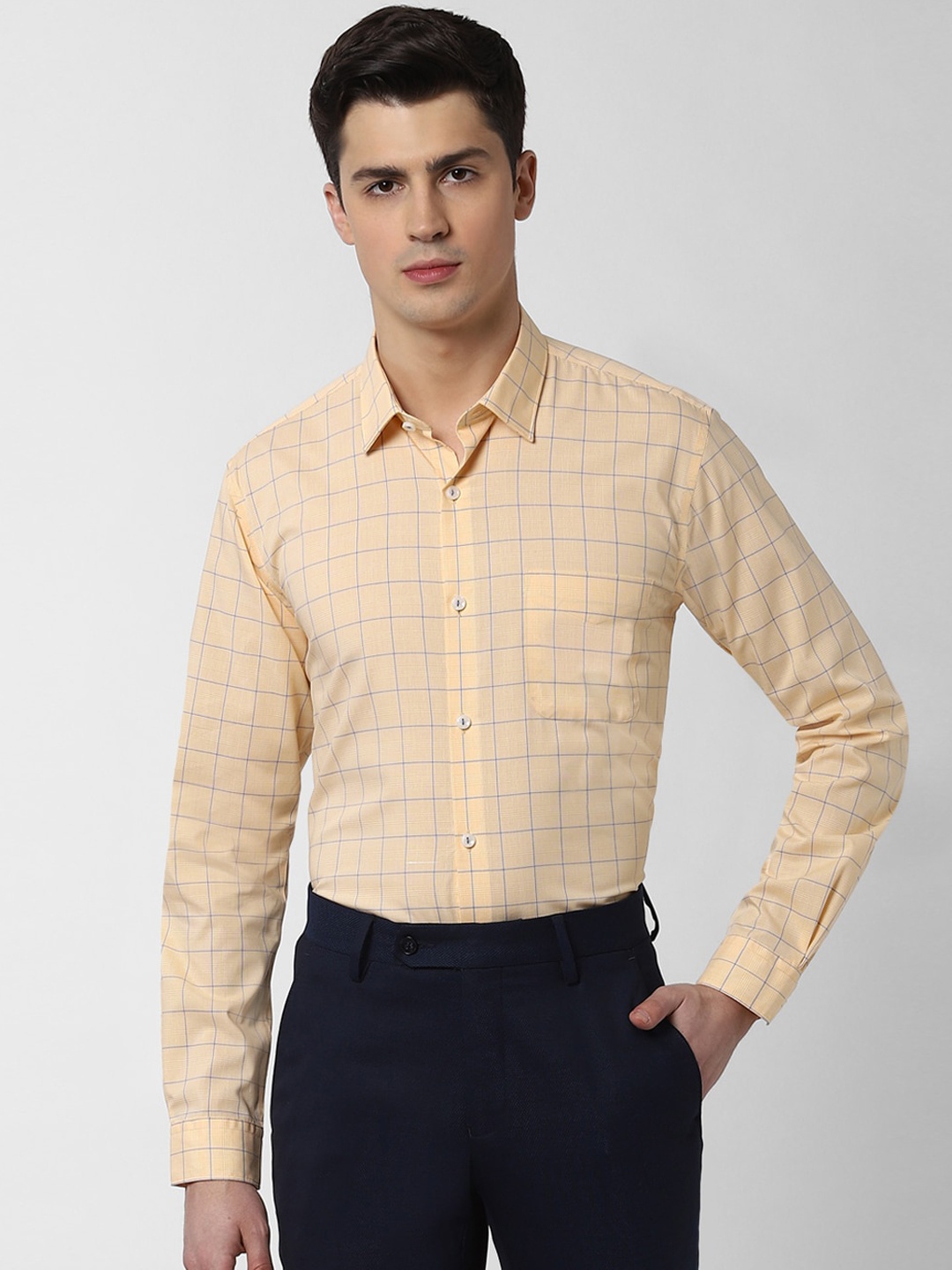 Peter England Elite Men Cream-Coloured & Blue Regular Fit Checked Pure Cotton Formal Shirt
Peter England Elite Men Cream-Coloured & Blue Regular Fit Checked Pure Cotton Formal Shirt