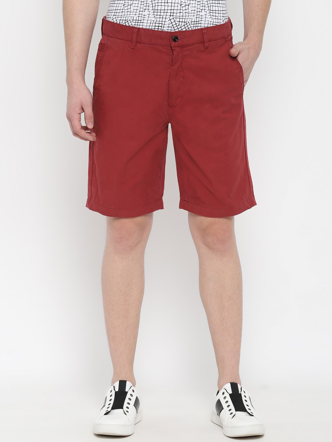SIMON CARTER LONDON Men Red Solid Slim Fit Regular Shorts