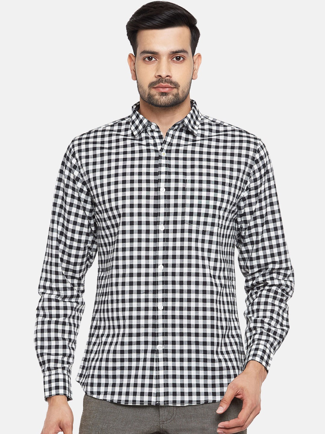 BYFORD by Pantaloons Men Black Slim Fit Gingham Checks Checked Cotton Casual Shirt