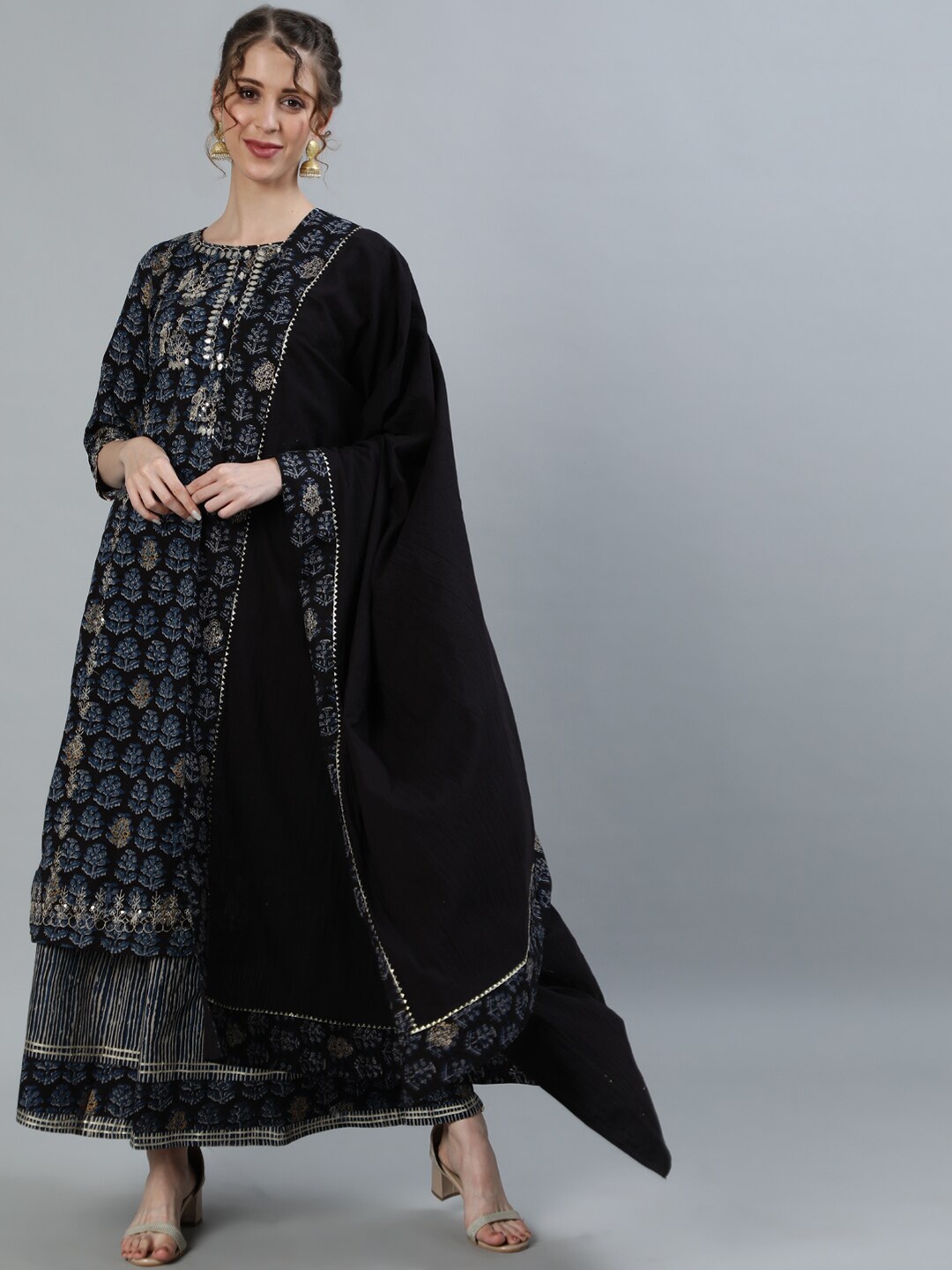 Ishin Women Black Ethnic Motifs Embroidered Panelled Pure Cotton Kurta with Skirt & With Dupatta
Ishin Women Black Ethnic Motifs Embroidered Panelled Pure Cotton Kurta with Skirt & With Dupatta