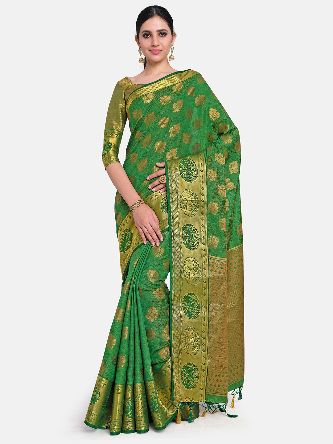MIMOSA Green & Gold-Toned Woven Design Zari Art Silk Kanjeevaram Saree With Tasseled Pallu
MIMOSA Green & Gold-Toned Woven Design Zari Art Silk Kanjeevaram Saree With Tasseled Pallu