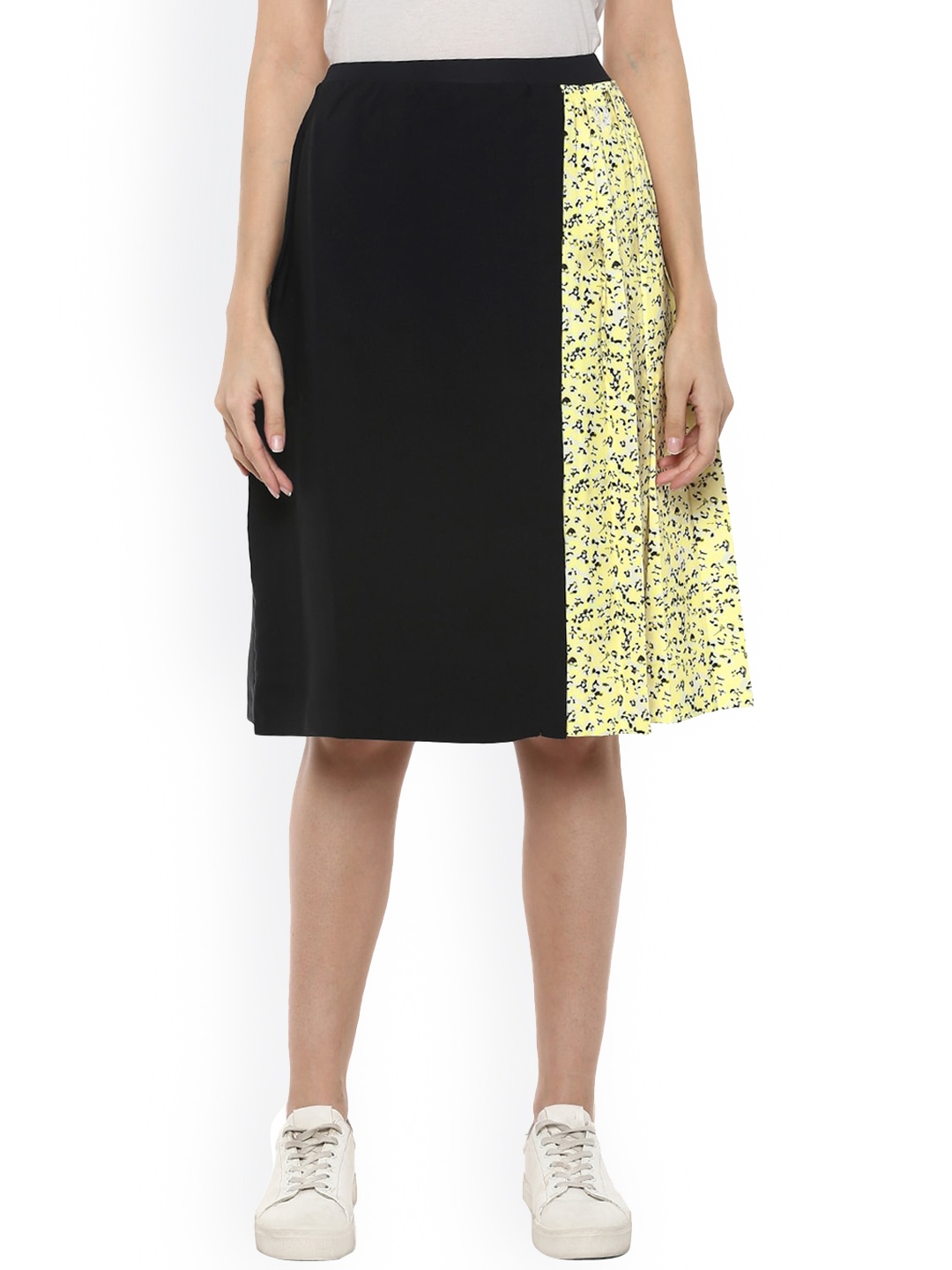 Fred Perry Women Black & Yellow Colourblocked Pleated A-Line Knee-Length Skirt