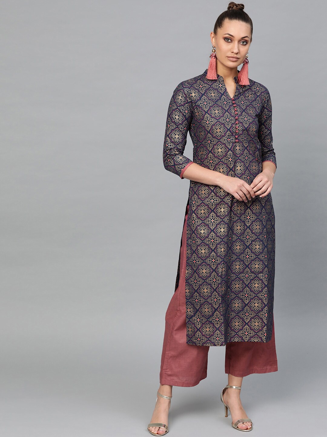 Indo Era Women Navy Blue Ethnic Motif Printed Straight Pure Cotton Kurta with Palazzos
Indo Era Women Navy Blue Ethnic Motif Printed Straight Pure Cotton Kurta with Palazzos