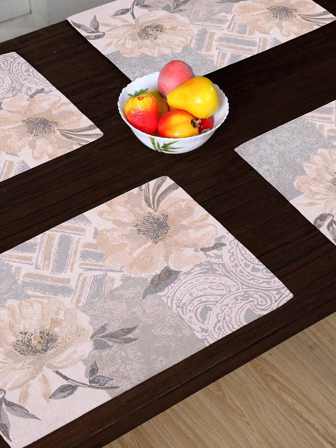 AVI Living Set Of 4 Gold-Coloured & Silver-Coloured Floral Jaquard Woven Table Placement
AVI Living Set Of 4 Gold-Coloured & Silver-Coloured Floral Jaquard Woven Table Placement