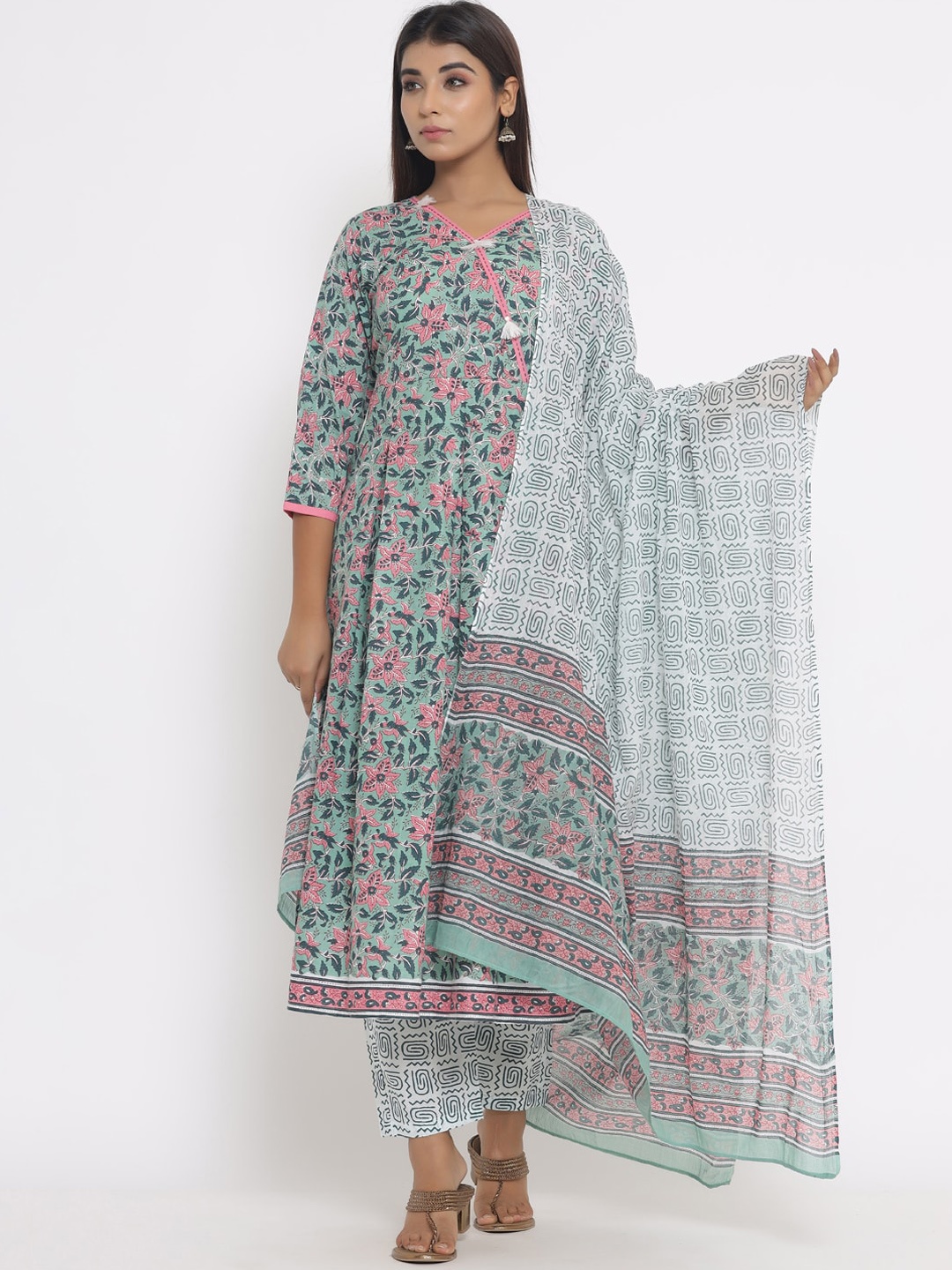 Silai Bunai Women Green Floral Printed High Slit Pure Cotton Kurti with Palazzos & With Dupatta
Silai Bunai Women Green Floral Printed High Slit Pure Cotton Kurti with Palazzos & With Dupatta