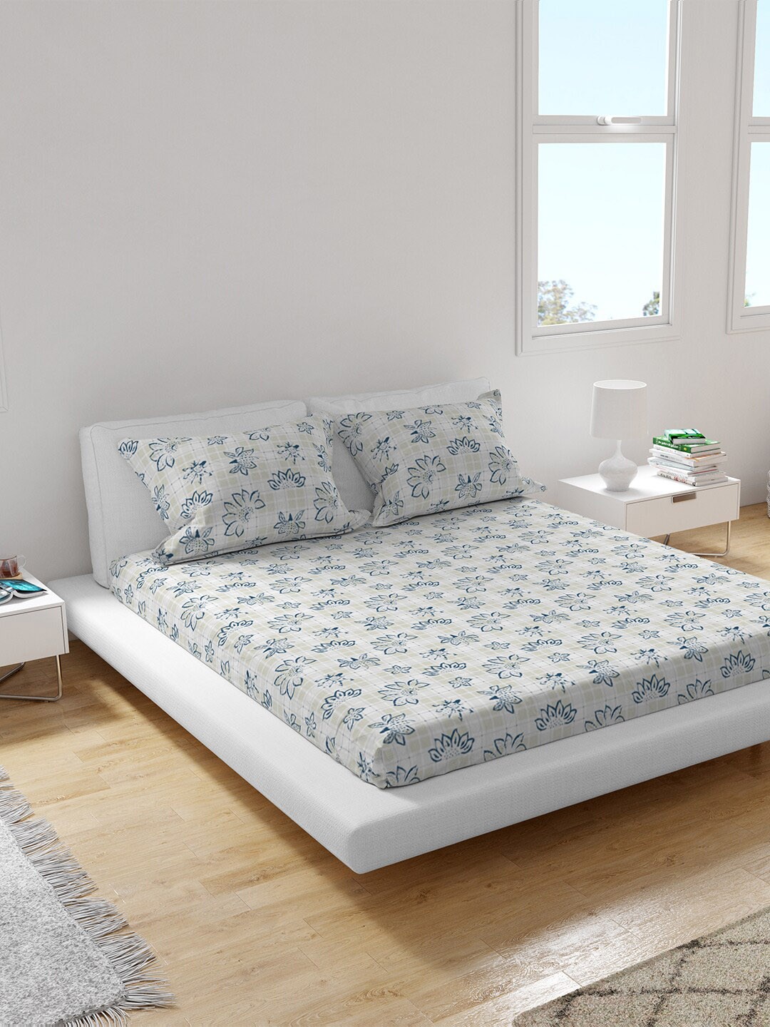 Himeya White & Blue Floral 200 TC Cotton King Sustainable Bedsheet with 2 Pillow Covers